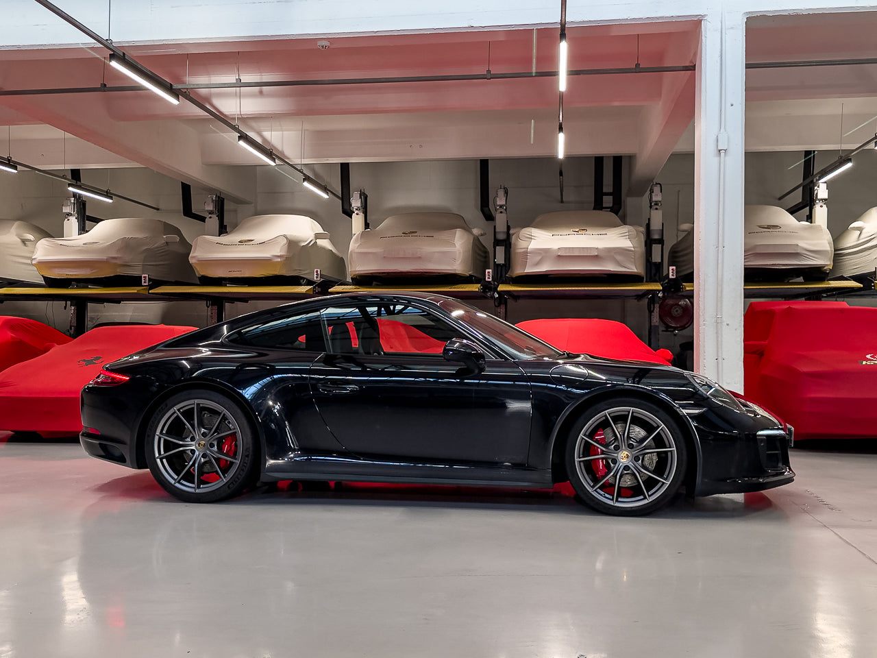 2017 Porsche 911 Carrera GTS - Manual