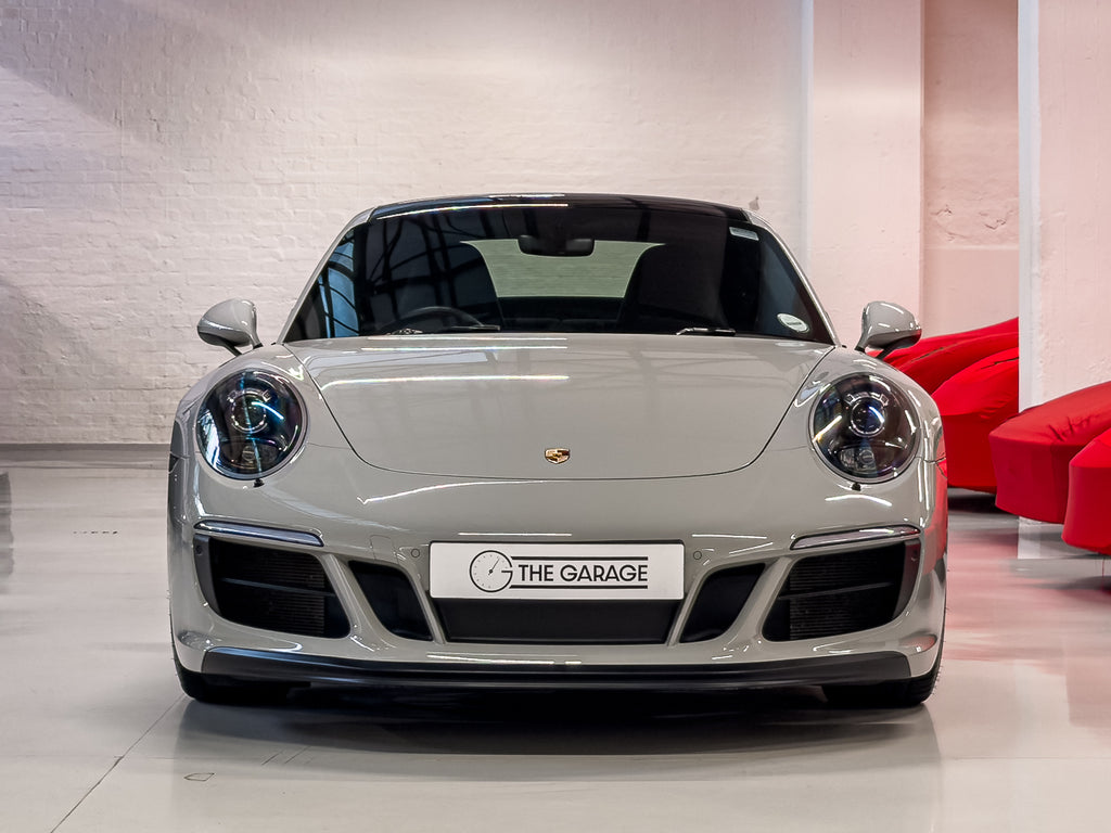 2018 Porsche 911 Carrera GTS