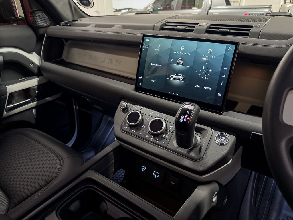 2023 Land Rover Defender 110 D300 SE