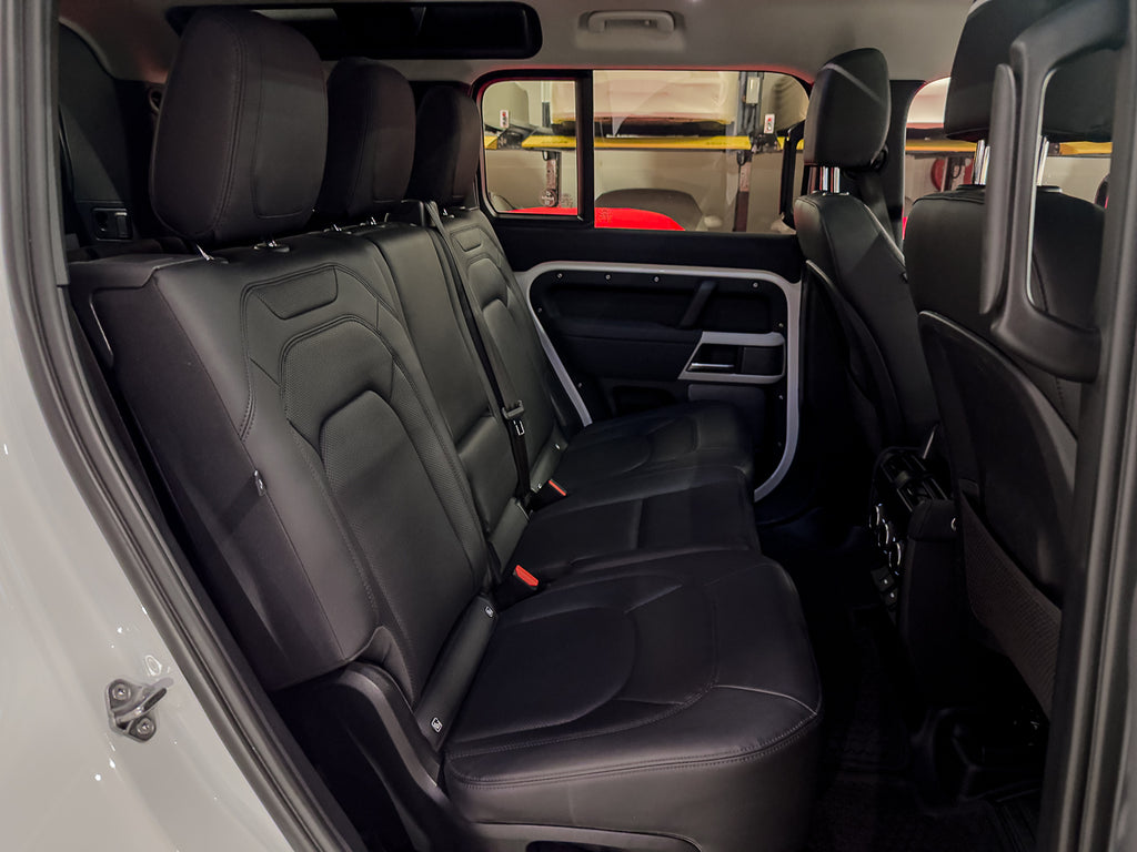 2023 Land Rover Defender 110 D300 SE