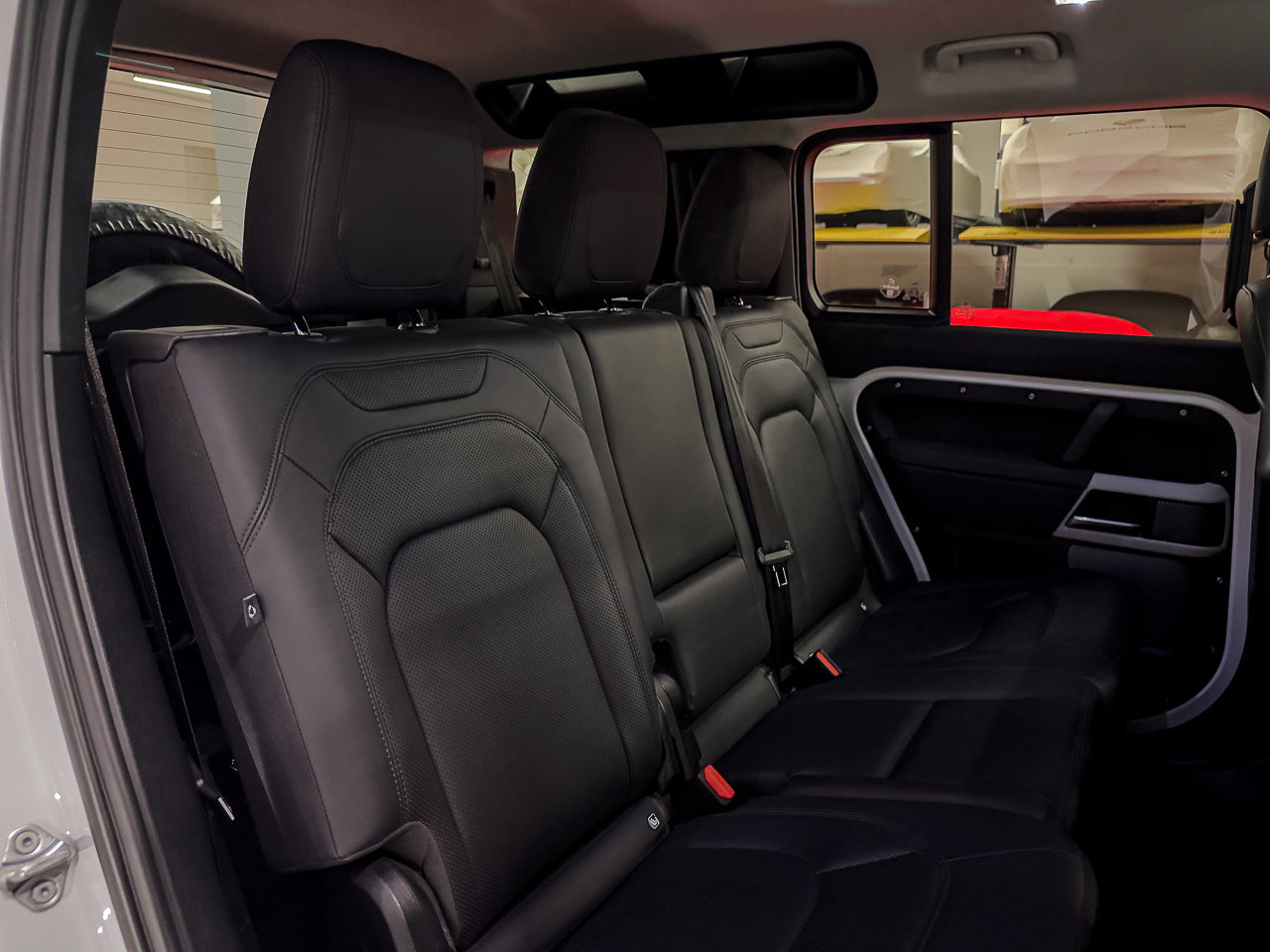 2023 Land Rover Defender 110 D300 SE