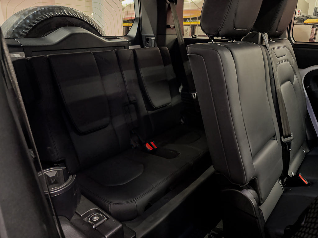 2023 Land Rover Defender 110 D300 SE