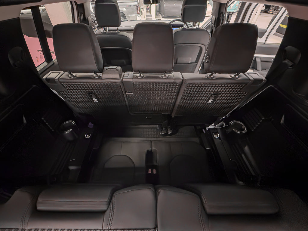 2023 Land Rover Defender 110 D300 SE