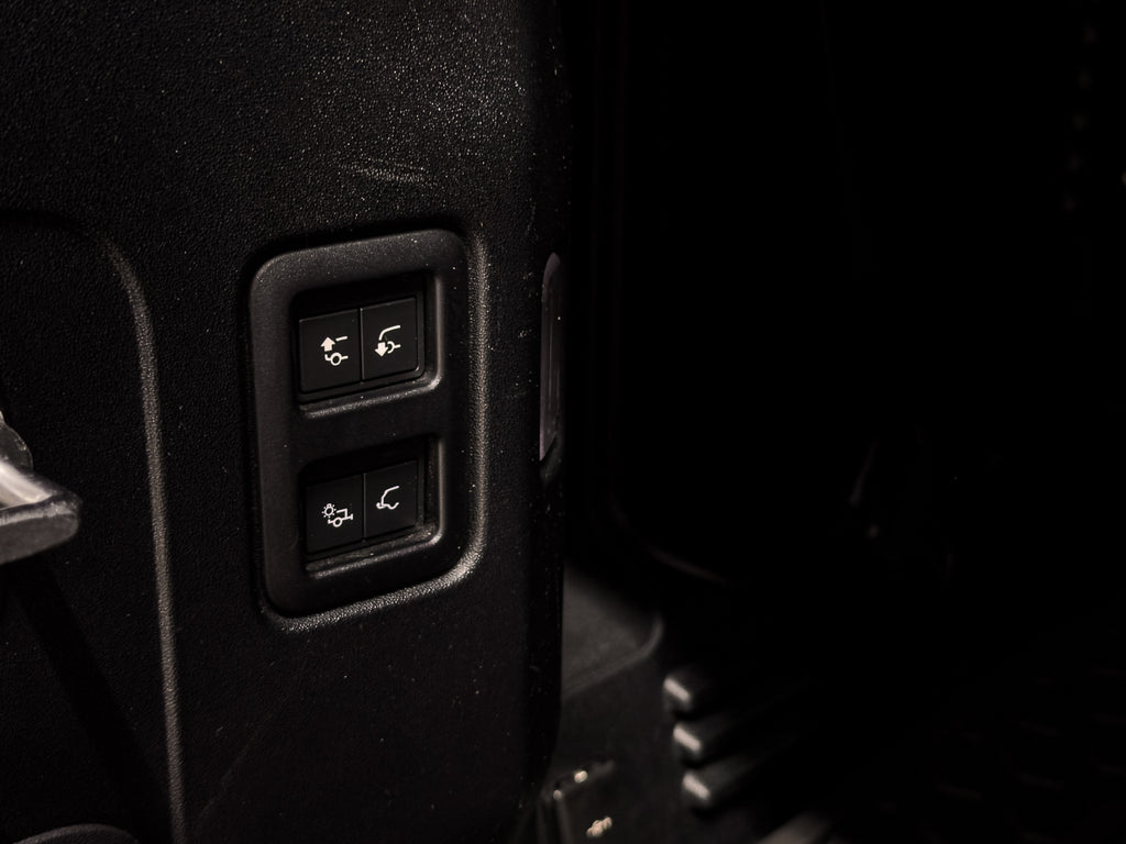 2023 Land Rover Defender 110 D300 SE