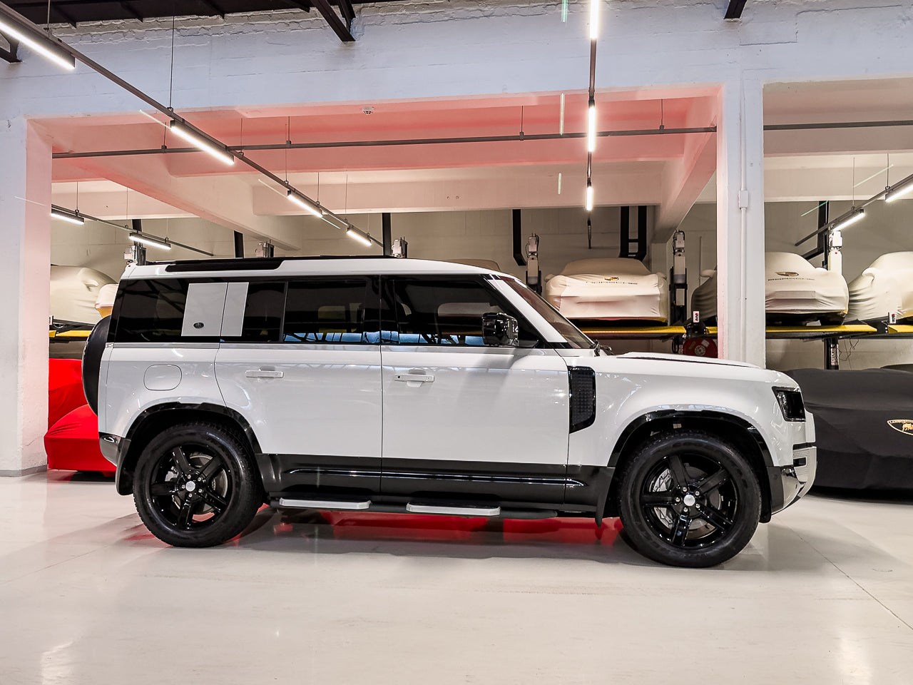 2023 Land Rover Defender 110 D300 SE