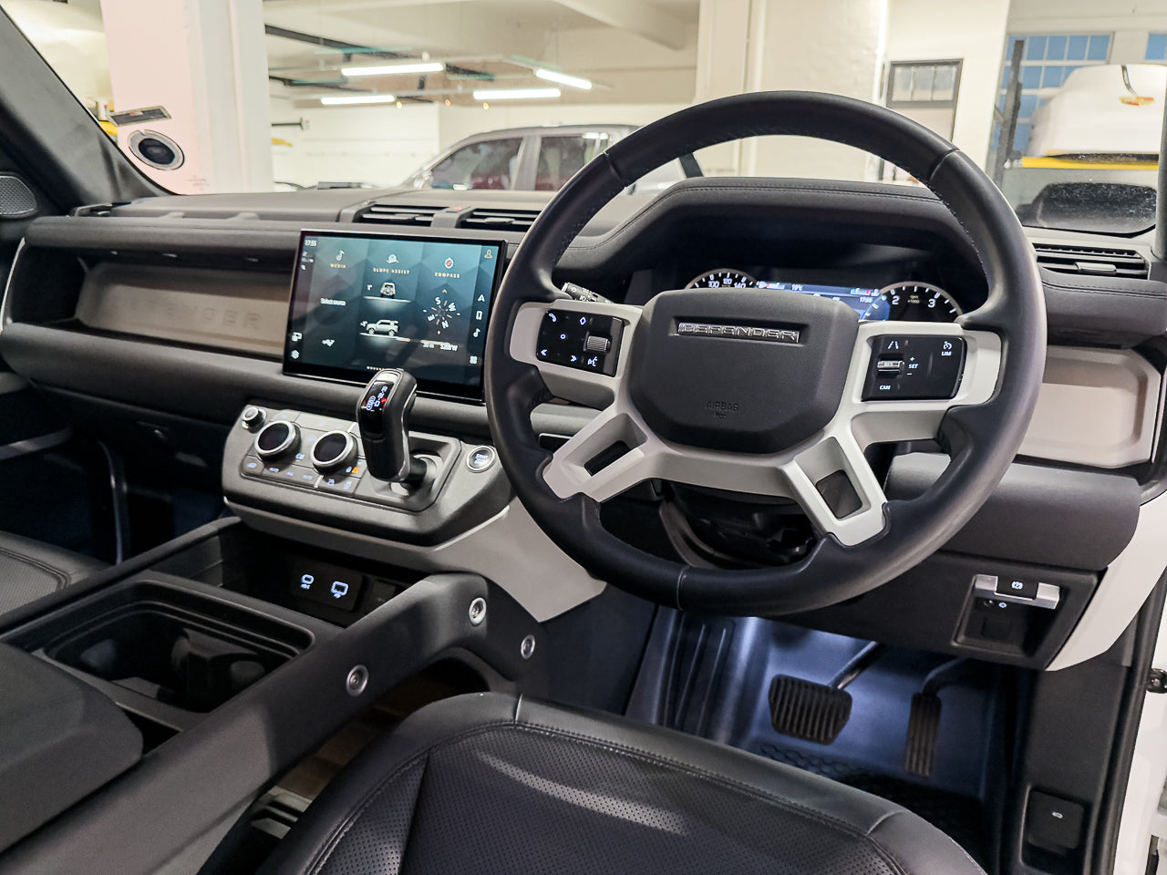 2023 Land Rover Defender 110 D300 SE