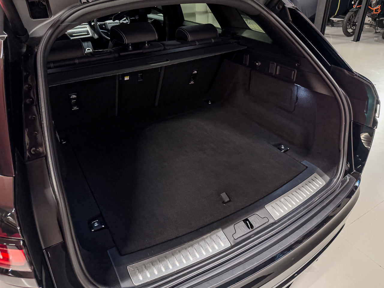 2023 Range Rover Velar D300 R-Dynamic HSE