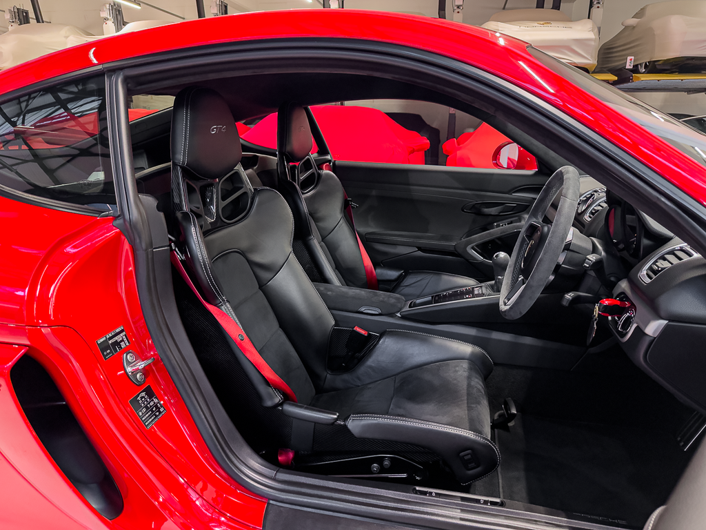 2016 Porsche Cayman GT4